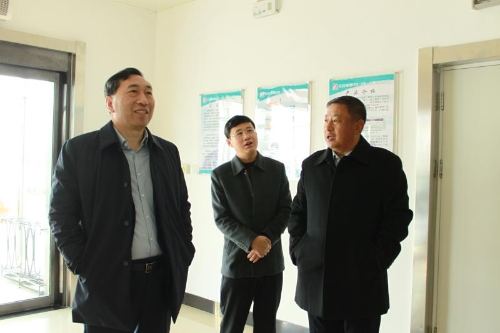 12月30日,市委组织部常务副部长姜曰象带领调研组来牟平调研民营经济
